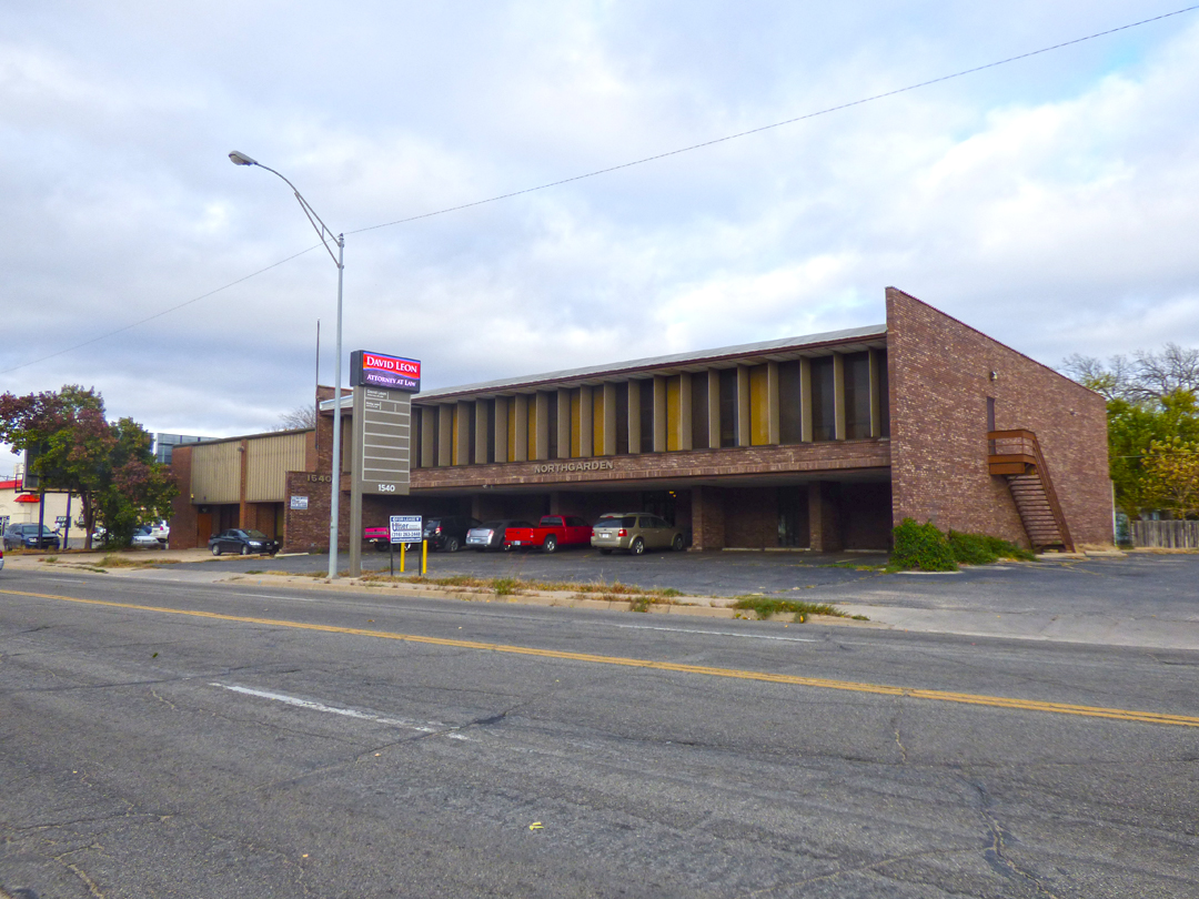 1540 N BROADWAY AVE, WICHITA, KS 67214 McCurdy Real Estate & Auction