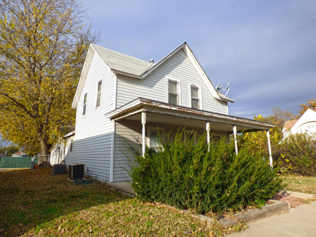 121123 N 1ST AVE, MULVANE, KS 67110 McCurdy Real Estate & Auction