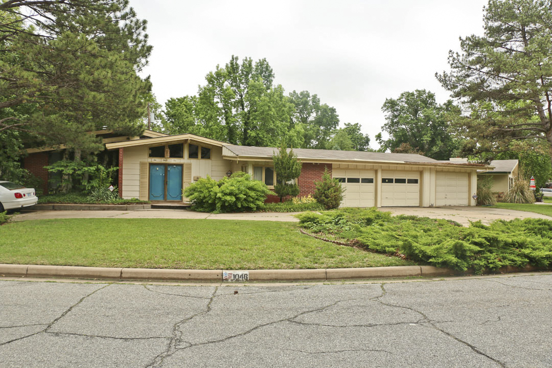 1046 N Stratford Ln, WICHITA, KS 67206 McCurdy Real Estate & Auction