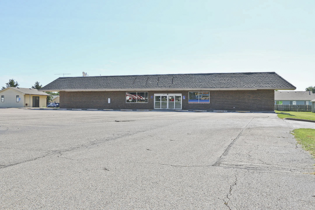 1060 N Rose Hill Rd, ROSE HILL, KS 67133 McCurdy Real Estate & Auction