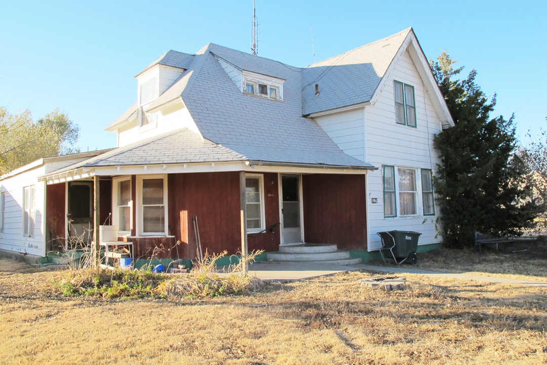 105 S Third St, DIGHTON, KS 67839 McCurdy Real Estate & Auction