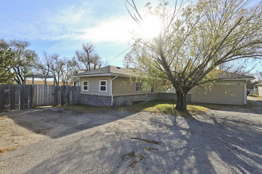 319 W MACARTHUR RD, WICHITA, KS 67217 McCurdy Real Estate & Auction