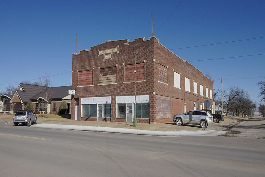 600 N MAIN ST, EUREKA, KS 67045 McCurdy Real Estate & Auction