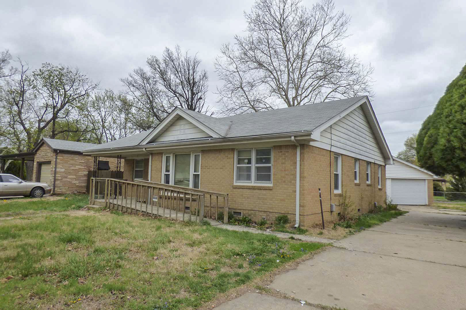 2319 E Stafford St, WICHITA, KS 67211 McCurdy Real Estate & Auction