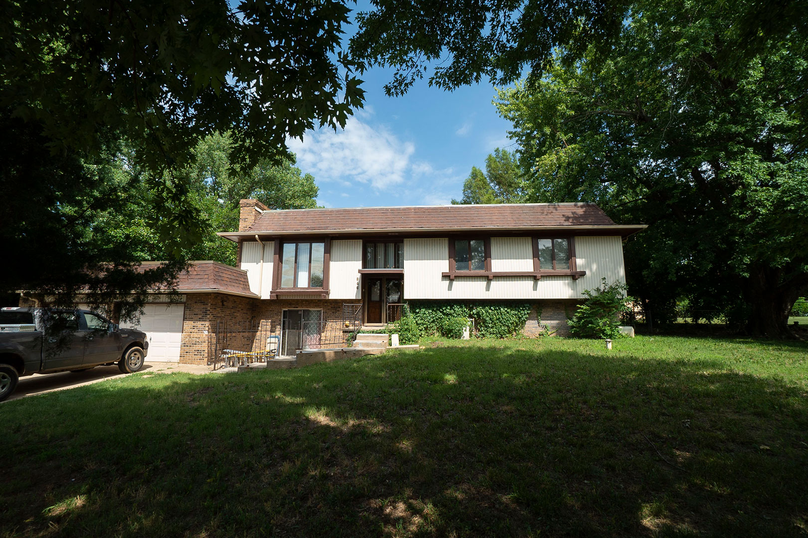 141 n sabin st wichita ks 67212 mccurdy real estate auction