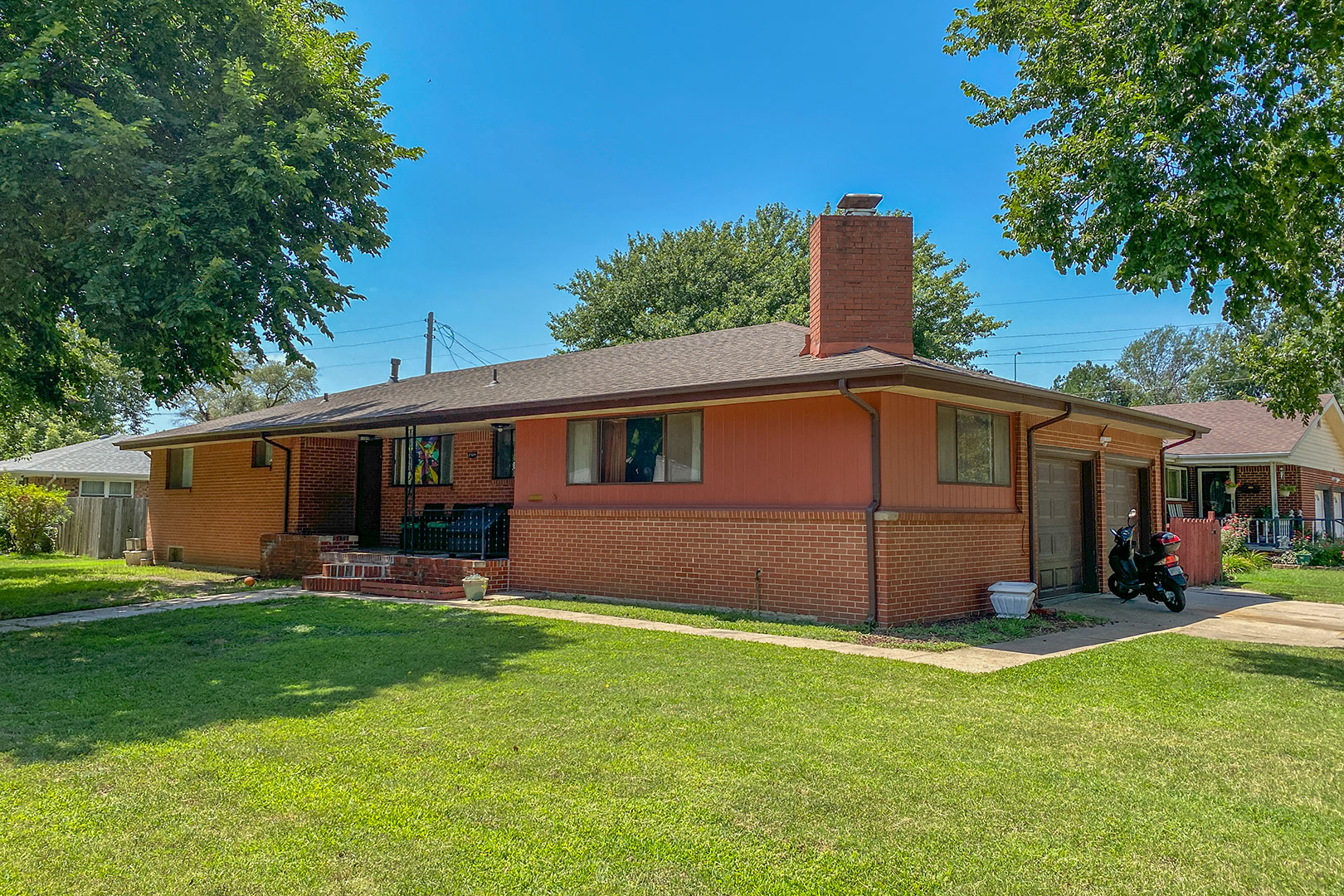 2329 S. Spruce St., WICHITA, KS 67211 McCurdy Real Estate & Auction