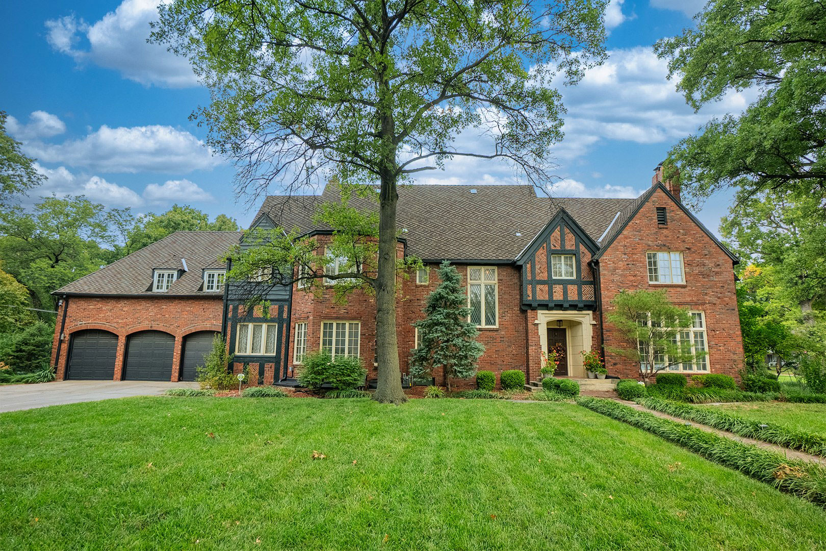 8 E. Lynwood Blvd, EASTBOROUGH, KS 67207 McCurdy Real Estate & Auction