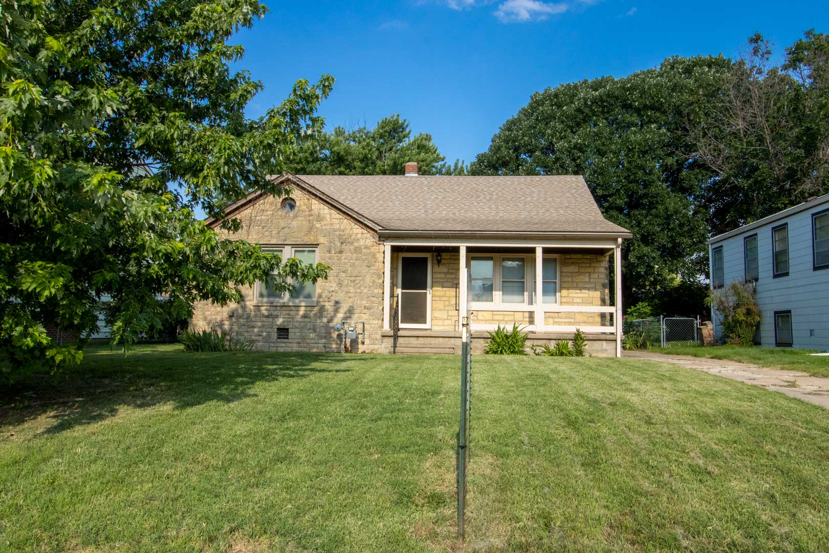 453 S. Bleckley Dr., WICHITA, KS 67218 McCurdy Real Estate & Auction