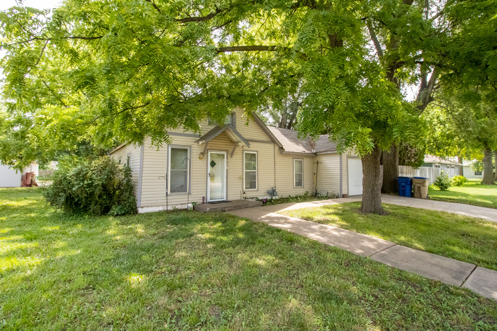 316 N. Daily St., MOUNT HOPE, KS 67108 McCurdy Real Estate & Auction