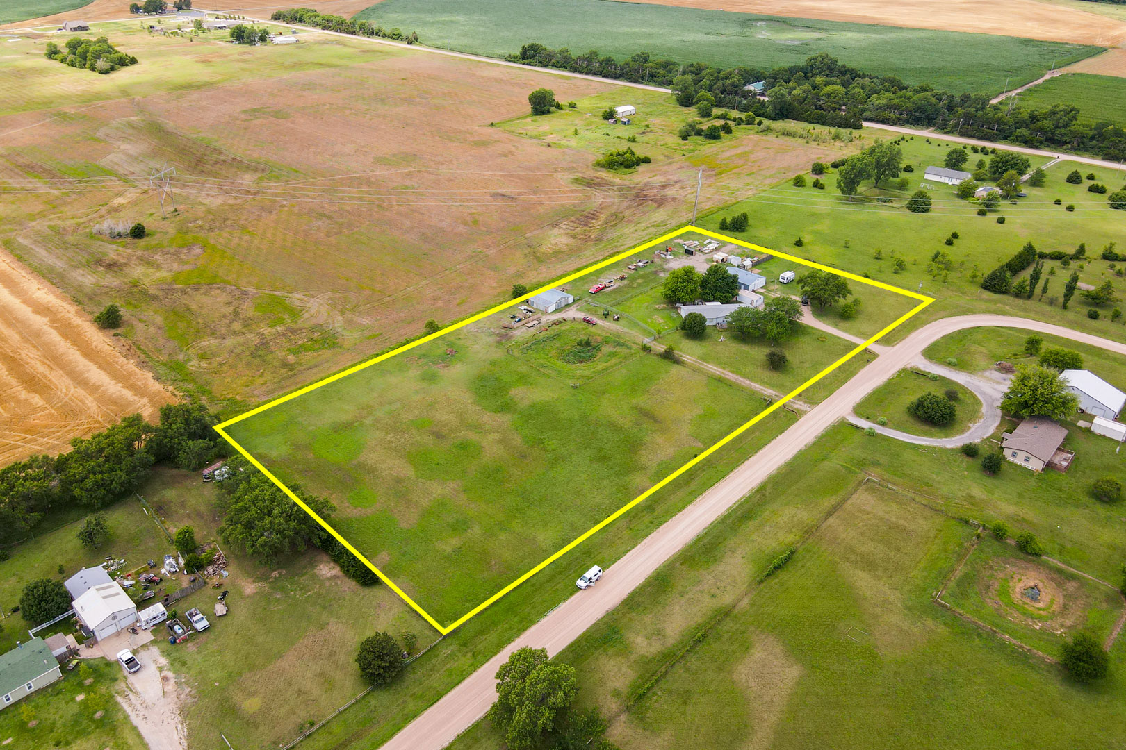 8435 N. 94th St. W., VALLEY CENTER, KS 67147 McCurdy Real Estate