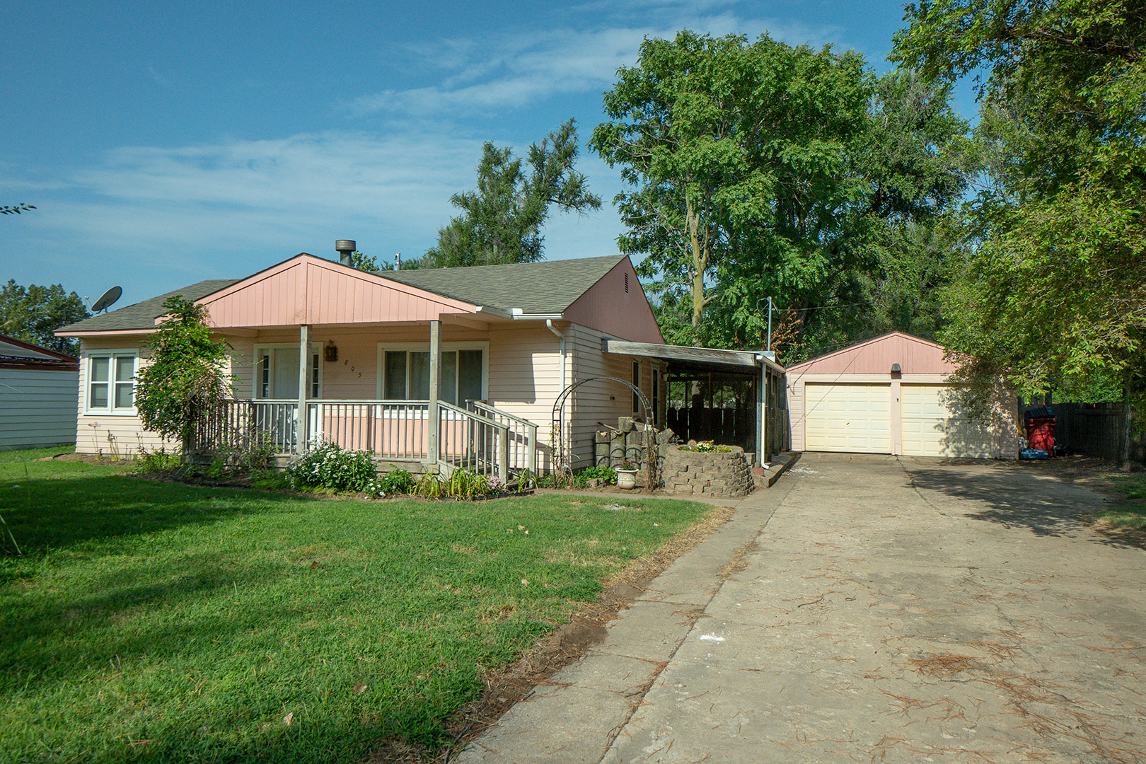 805 N. Clara St., WICHITA, KS 67212 McCurdy Real Estate & Auction