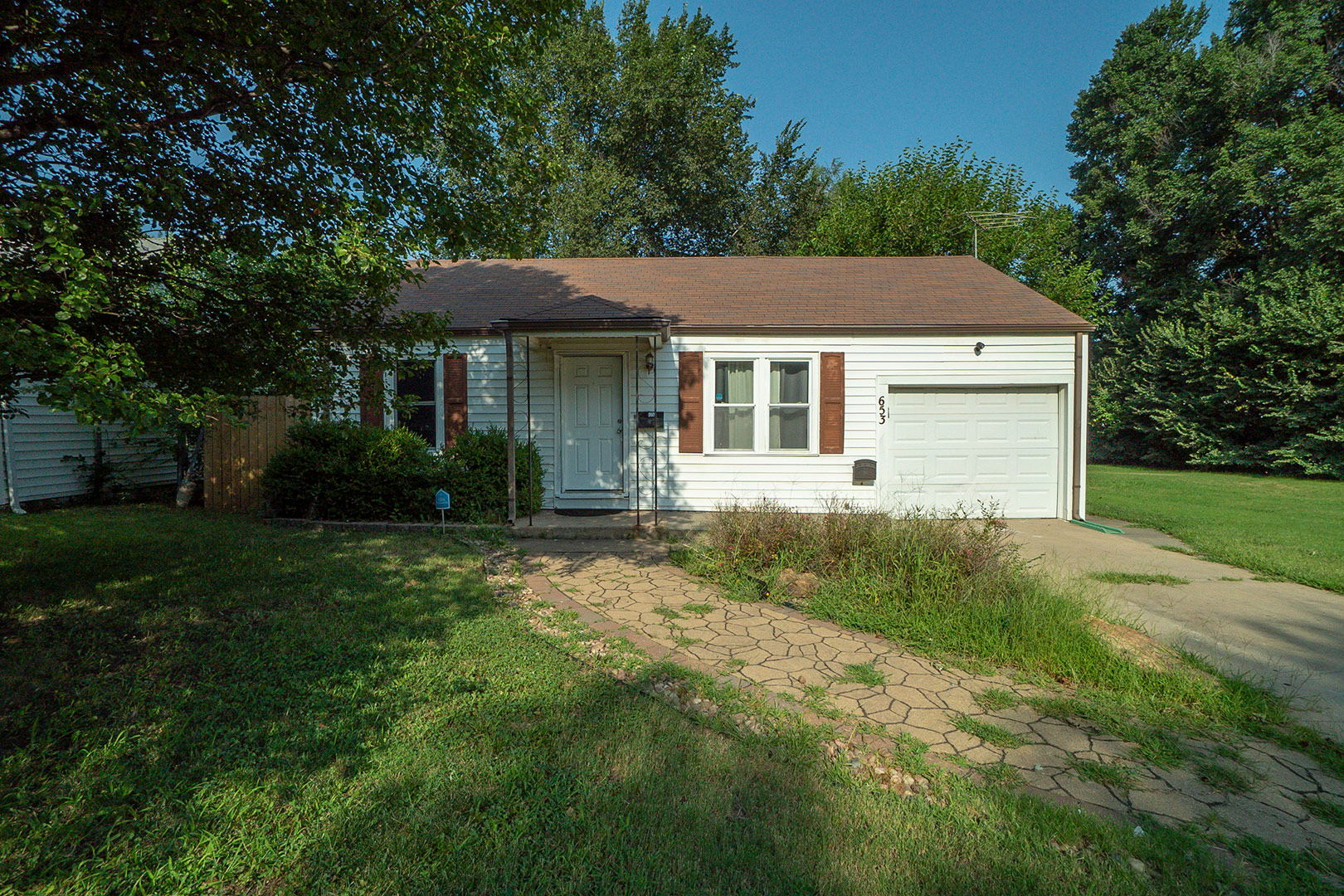 653 S. Sylvan Ln., WICHITA, KS 67218 McCurdy Real Estate & Auction