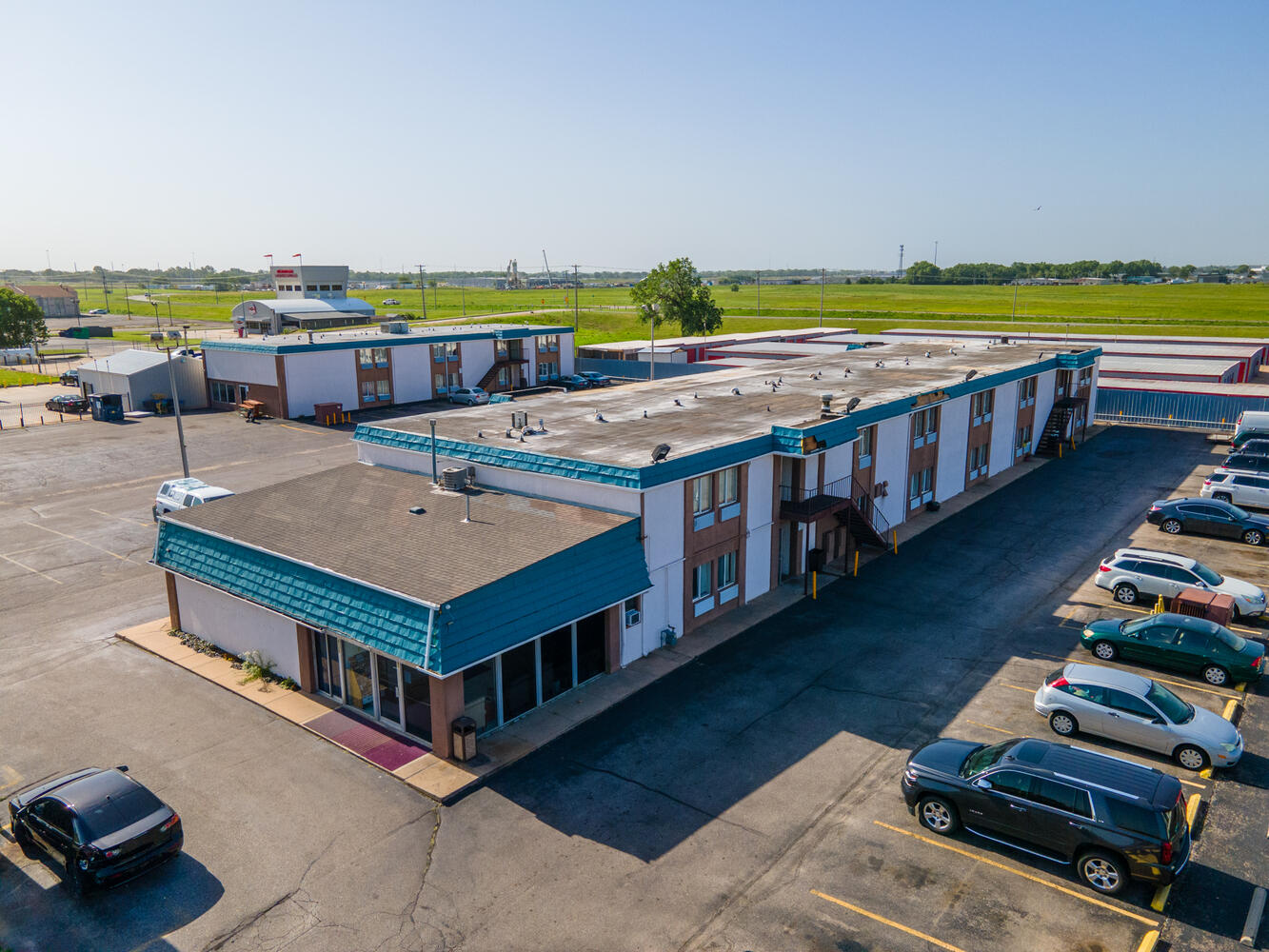 6125 W. Kellogg St., WICHITA, KS 67209 McCurdy Real Estate & Auction