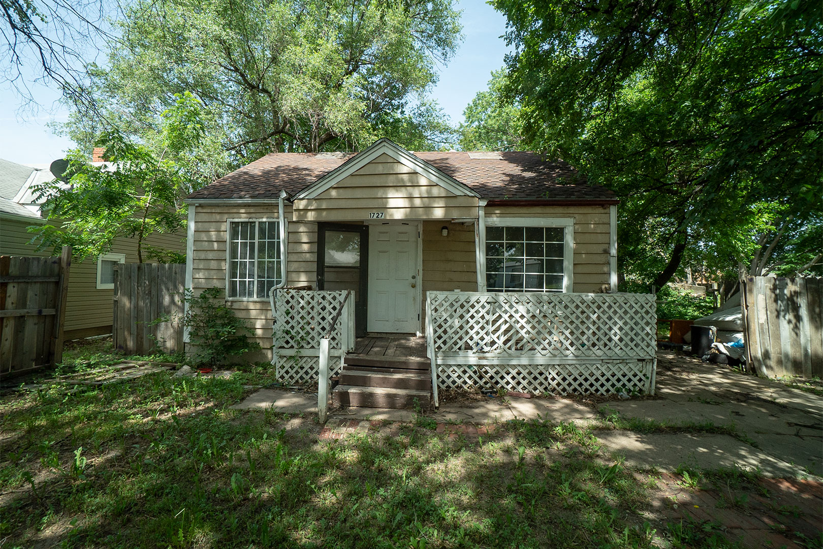 1727 N. Spruce Ave., WICHITA, KS 67214 McCurdy Real Estate & Auction