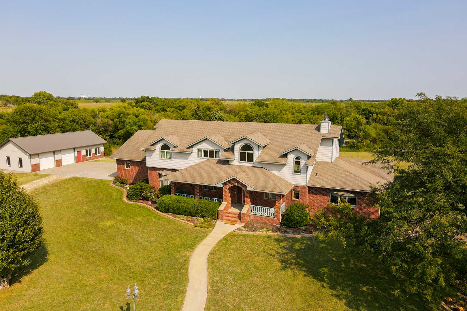 1806 Goldenrod, HILLSBORO, KS 67063 McCurdy Real Estate & Auction