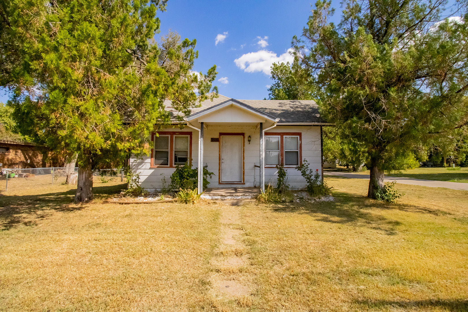 216 S. Park Ave., MAIZE, KS 67101 McCurdy Real Estate & Auction
