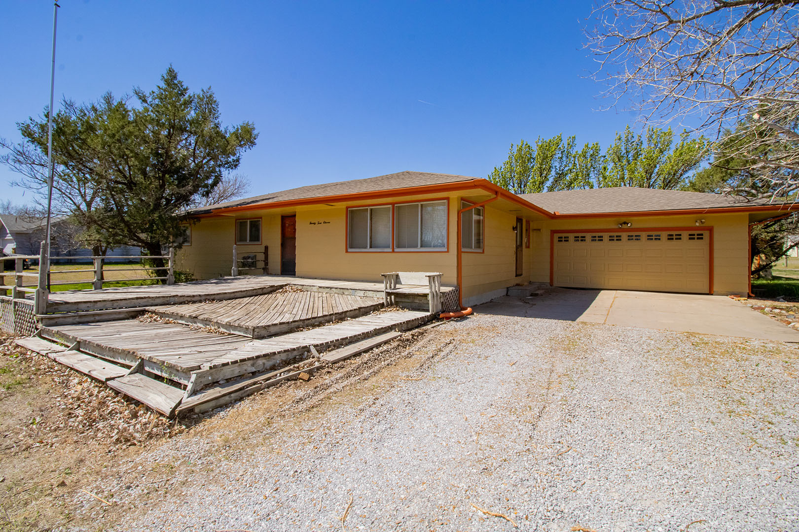 2411 S. Herrington St, WICHITA, KS 67210 McCurdy Real Estate & Auction