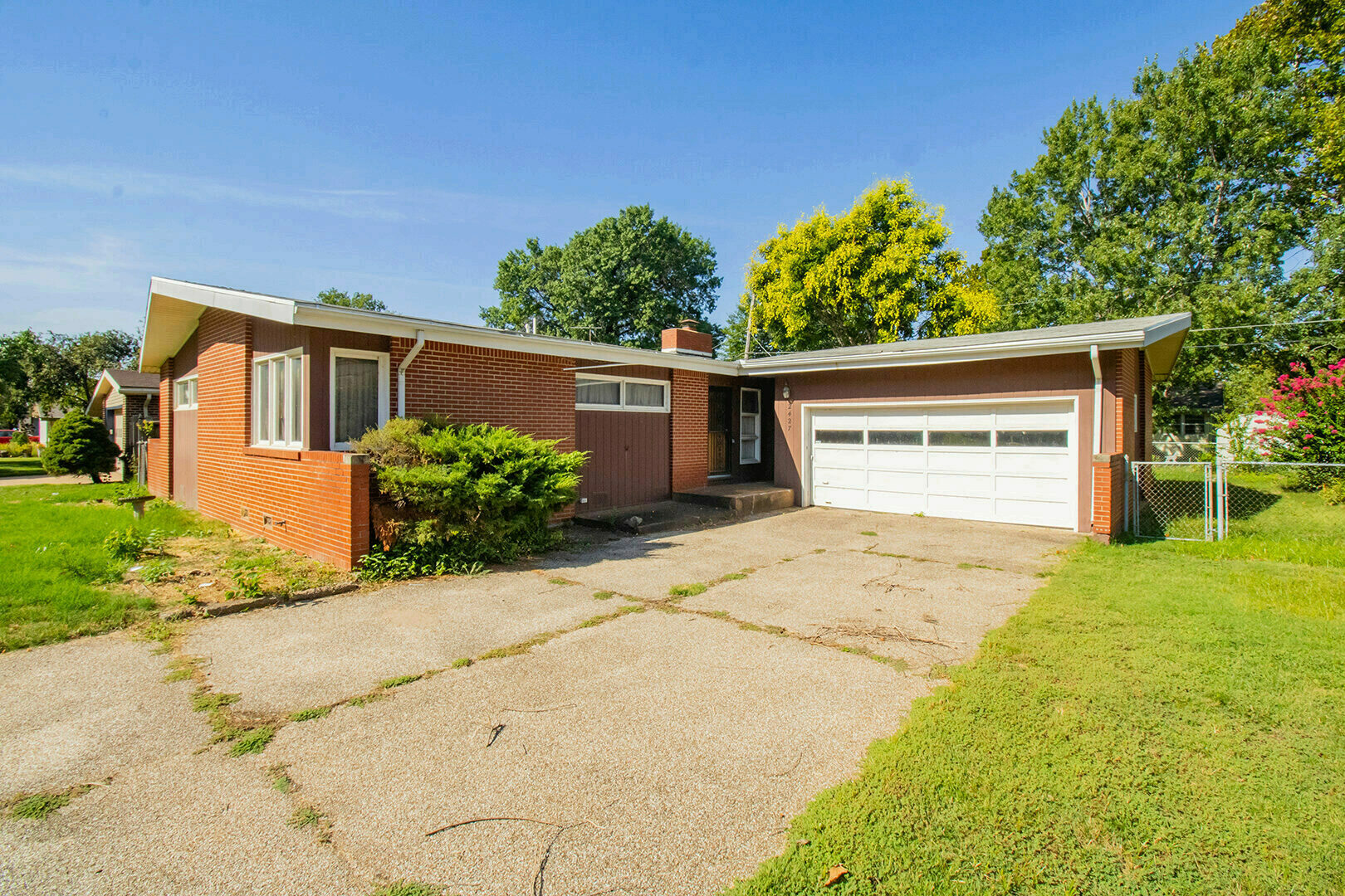 2427 N. Coolidge Ave, WICHITA, KS 67204 McCurdy Real Estate & Auction