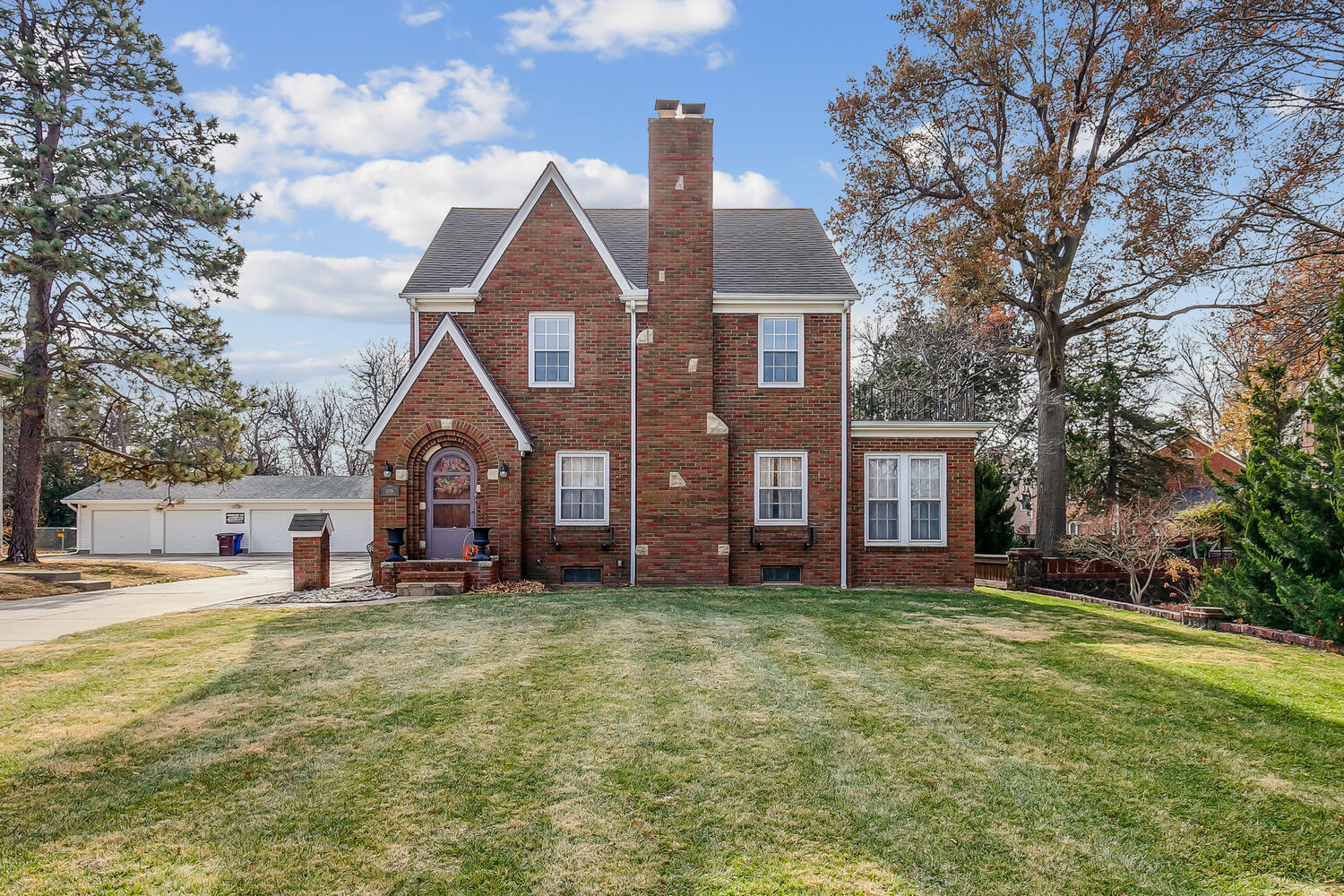 1006 E. Euclid St., MCPHERSON, KS 67460 McCurdy Real Estate & Auction