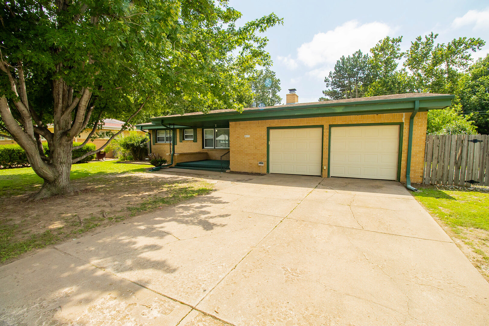 819 N Redbarn Ln Wichita Ks 67212 Mccurdy Real Estate Auction