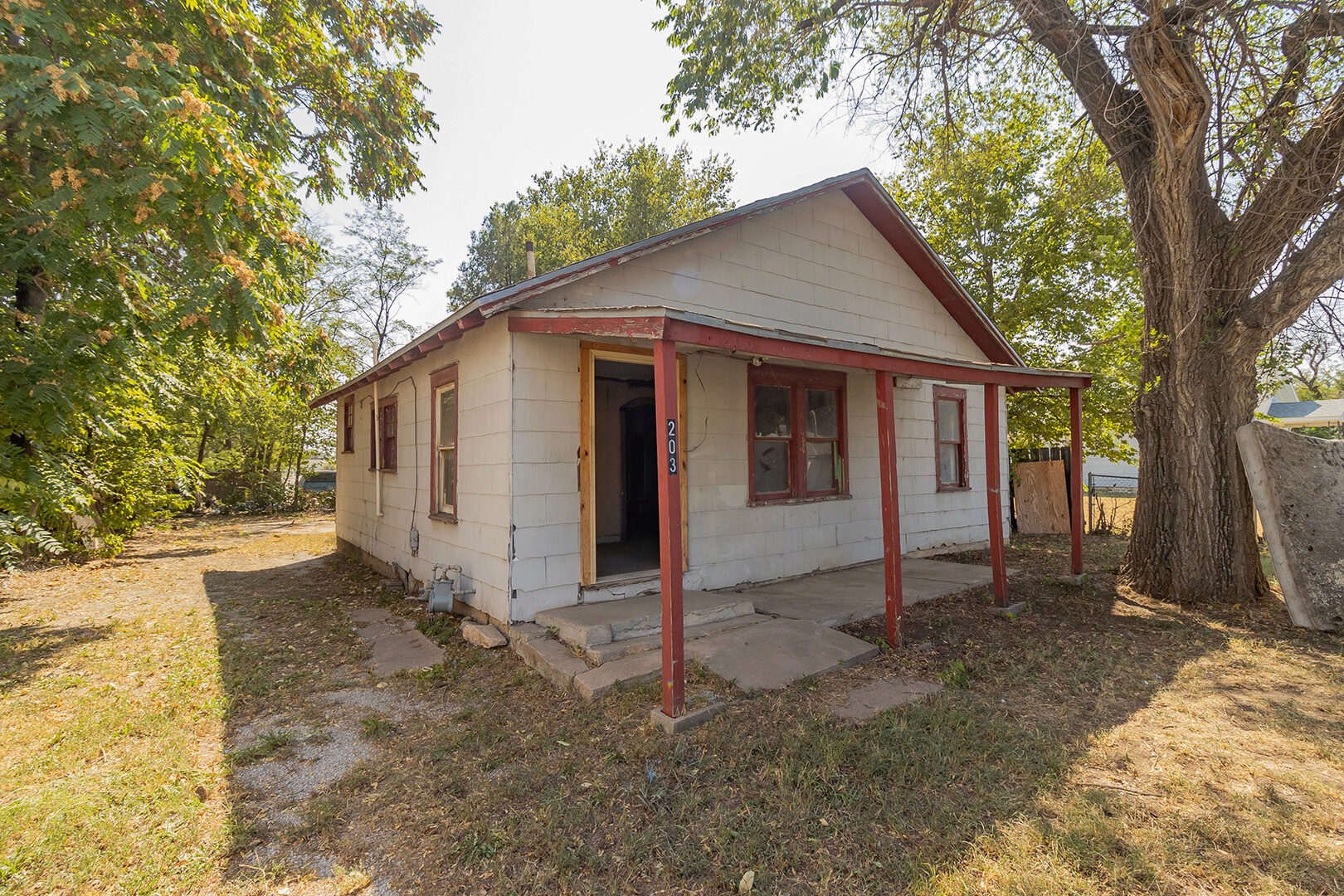 203 E. St., WICHITA, KS 67219 McCurdy Real Estate & Auction