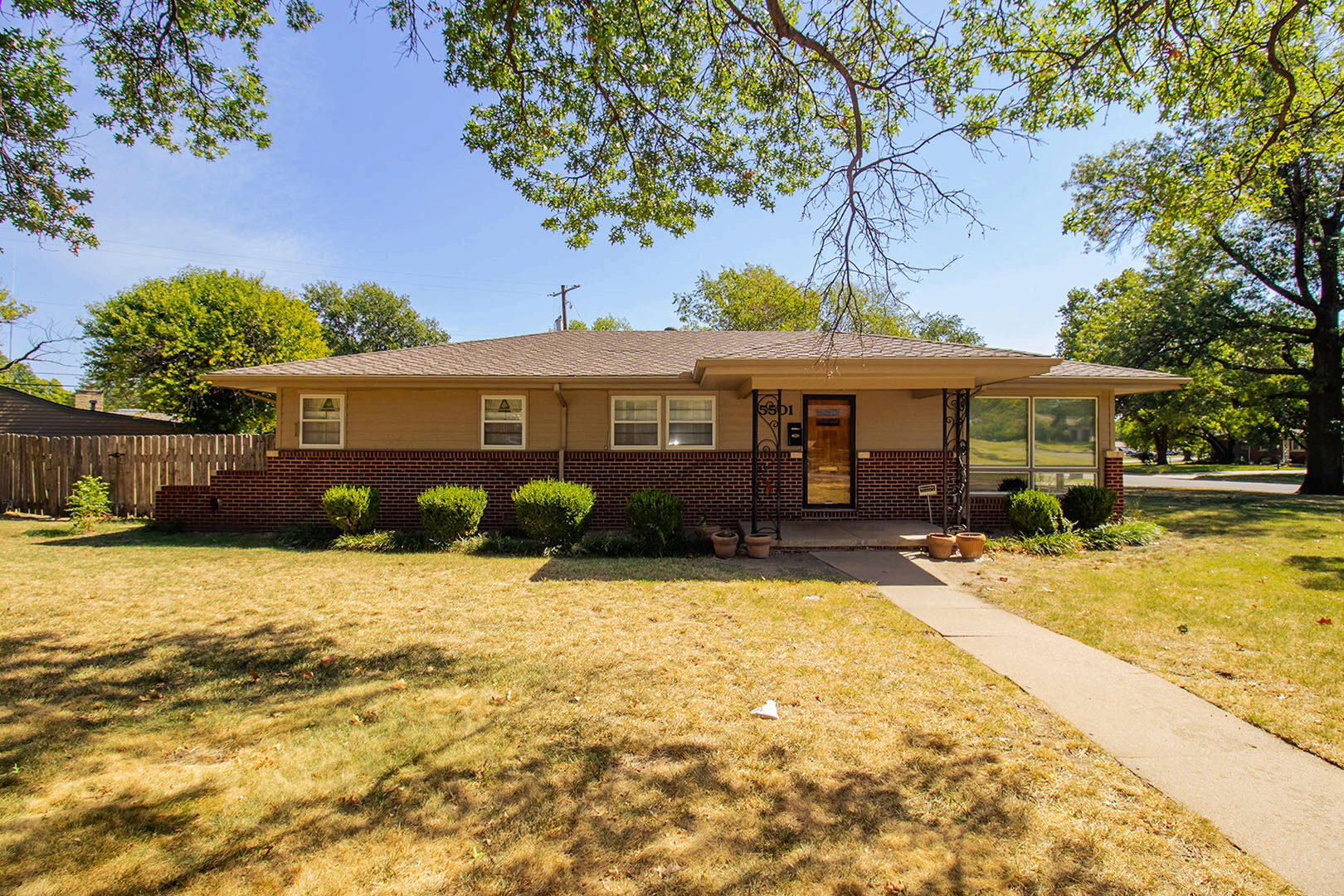 5501 E. Coe Dr., WICHITA, KS 67208 McCurdy Real Estate & Auction