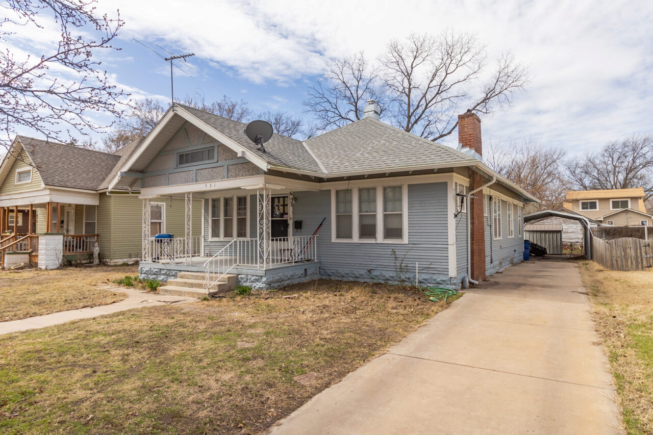 321 S. Chautauqua Ave., WICHITA, KS 67211 McCurdy Real Estate & Auction